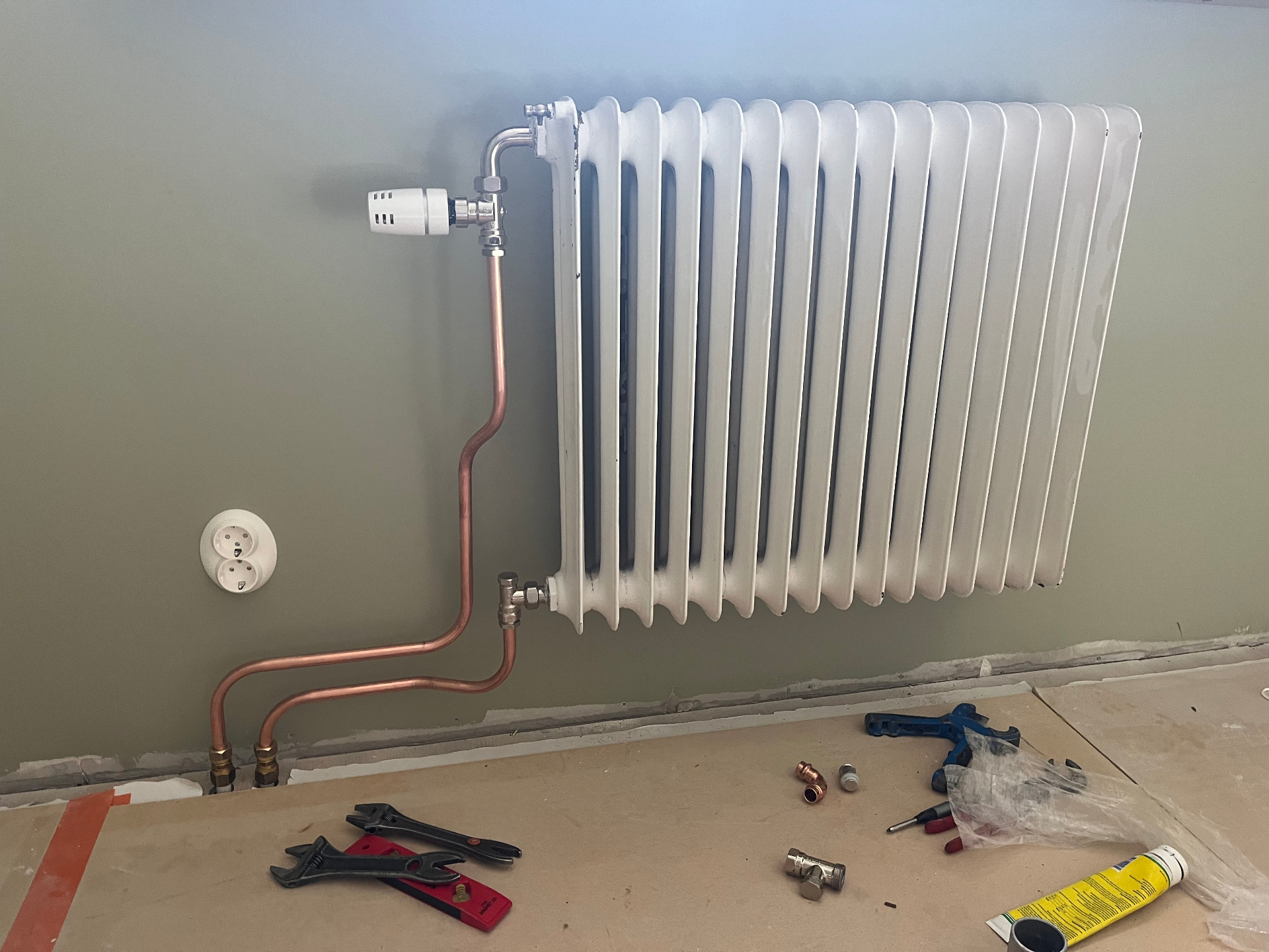 Radiatorinstallation med kopparrör