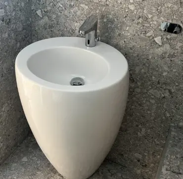 Modernt handfat installation